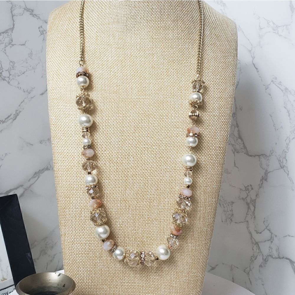 GOLDTONE Beautiful Beaded Necklace Faceted Beads Faux Pearls